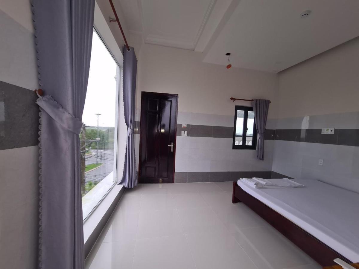 Hotel Khach San Hoang Mai Cần Thơ Exterior foto