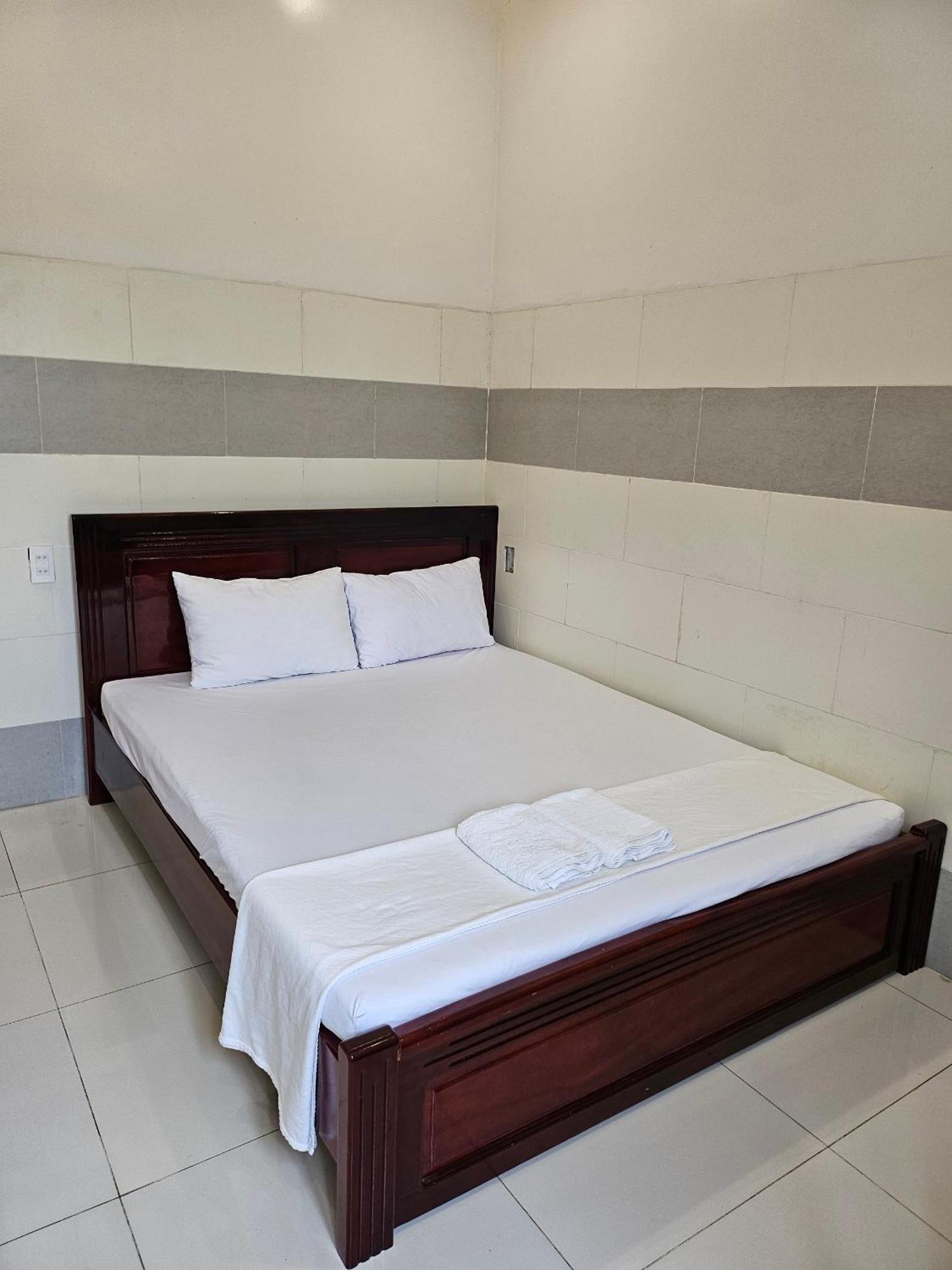 Hotel Khach San Hoang Mai Cần Thơ Exterior foto